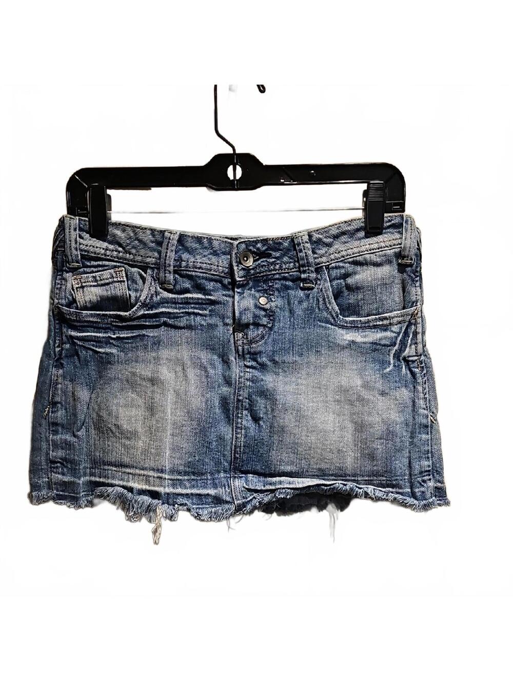 No Boundaries Denim  Mini Skirt Casual Distressed Size 5